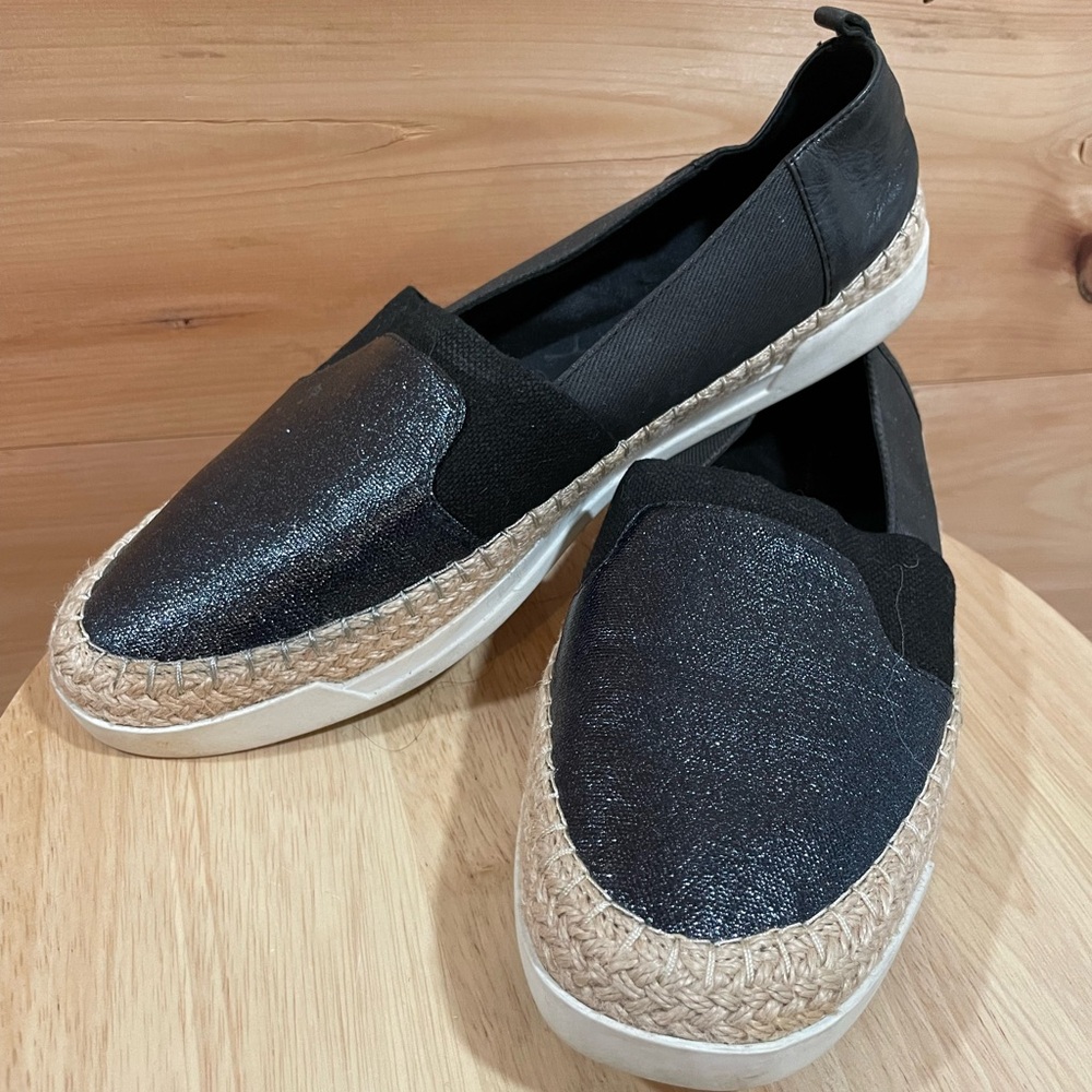 Elie Tahari Slip On Flats Size 41/ 10 (?)
